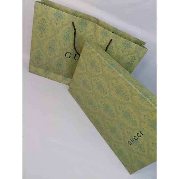 Gucci Women's 100% Silk GG Pattern Scarf With Box And bag. - Picture 5 of 11
